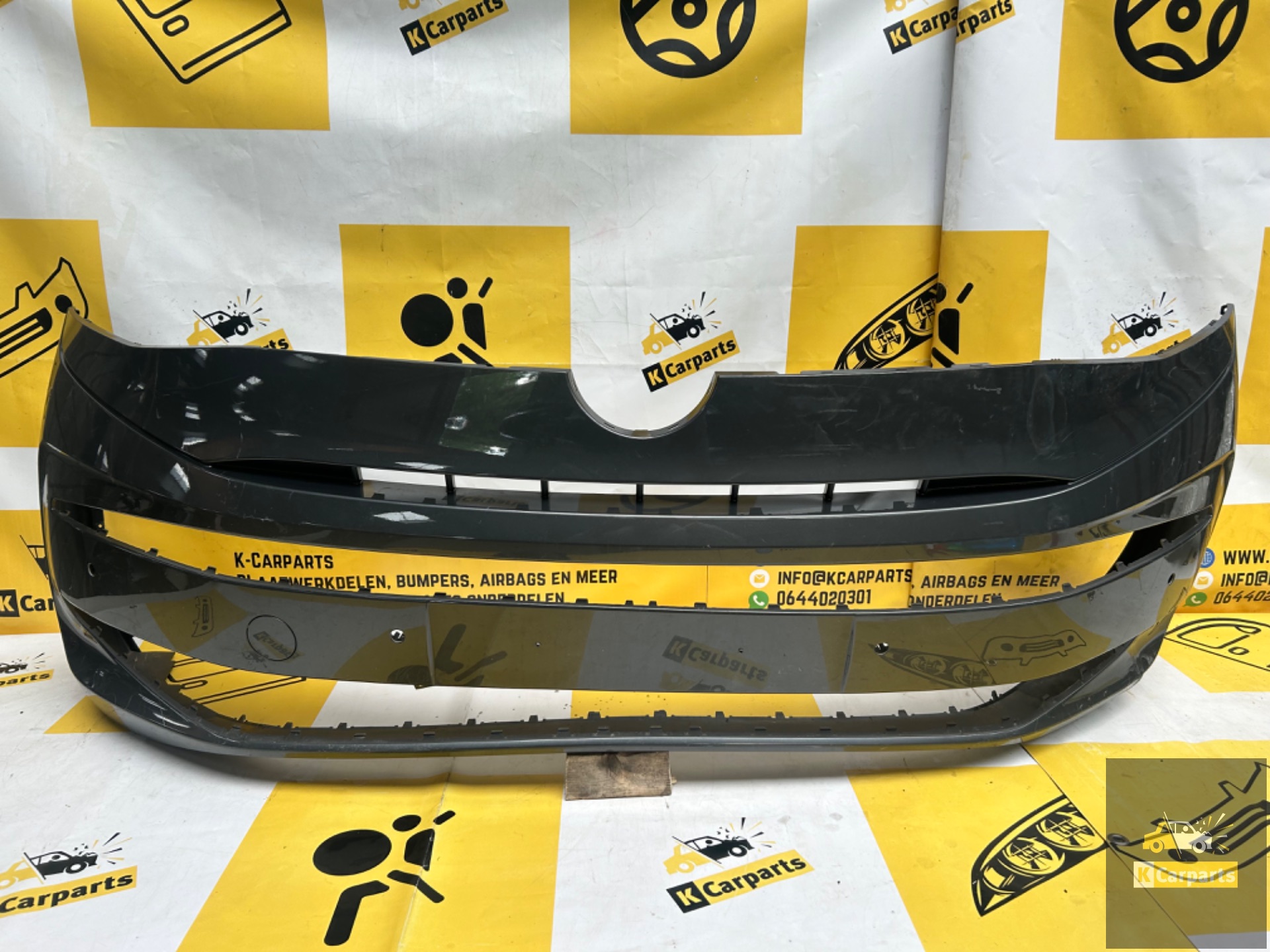 VW Volkswagen Transporter T7 Multivan Frontstoßstange 7T0807221C