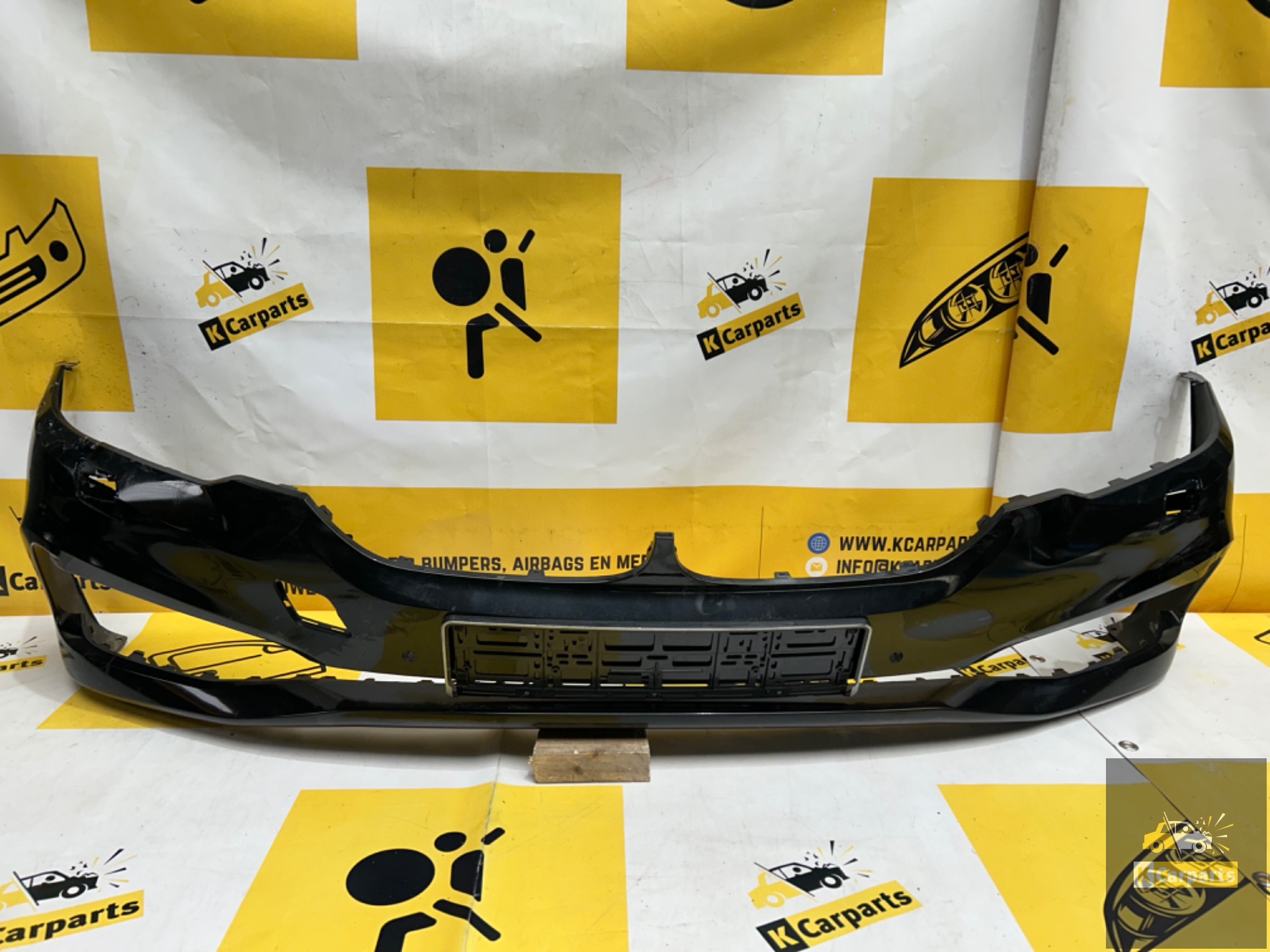 BMW 5 Serie G30/G31 voorbumper 4xPDC kls 51117385336