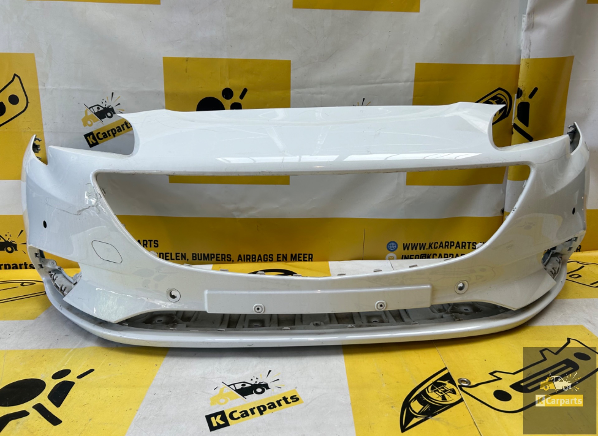 opel Corsa E voorbumper 4xPDC 2014-2020 475498858 bumper
