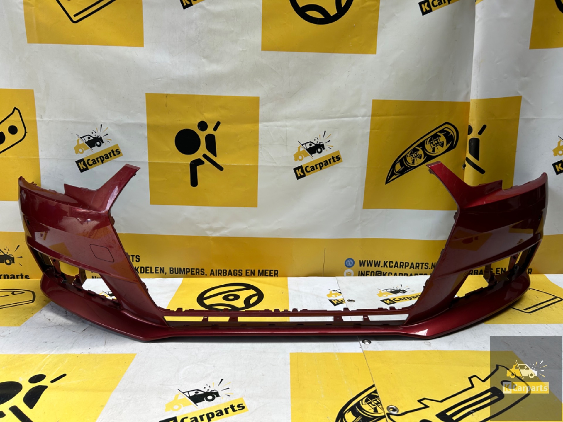 AUDI A4 8W VOORBUMPER PDC 16-20 BUMPER 8W0807437