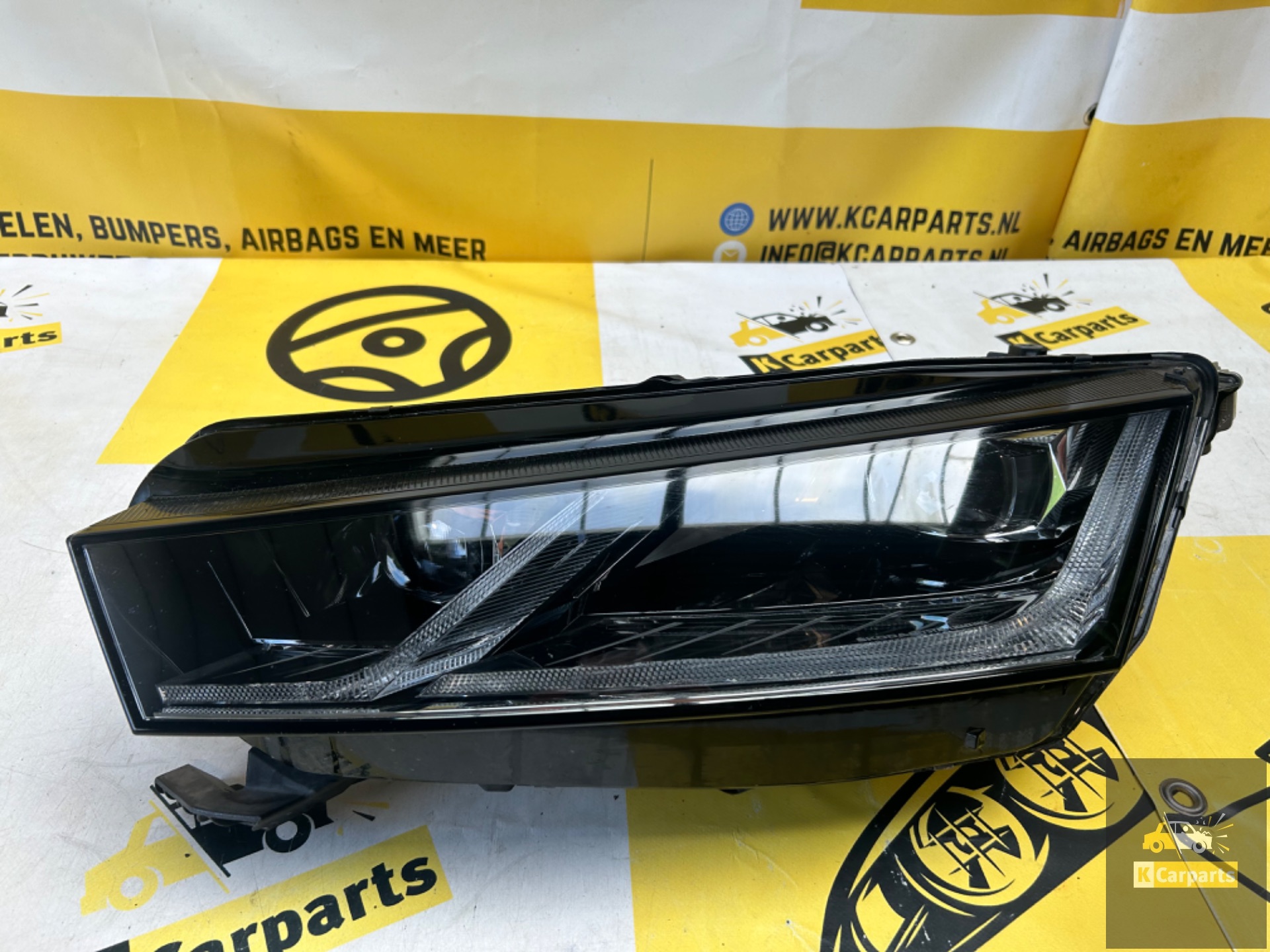 Skoda Octavia Crystal FullLED-Scheinwerfer 5E4941015A komplett