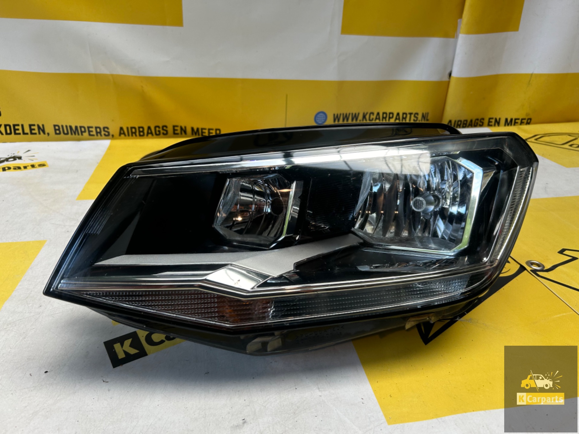 Headlight Volkswagen Caddy 2k1941005D Left front headlight H7