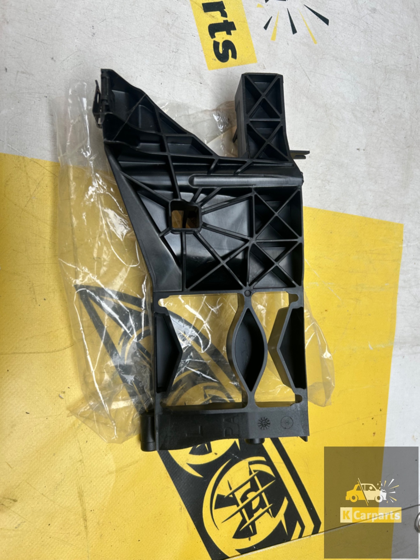 HEADLIGHT BRACKET FOR AUDI A6 RS6 4G/C7 4G0805607