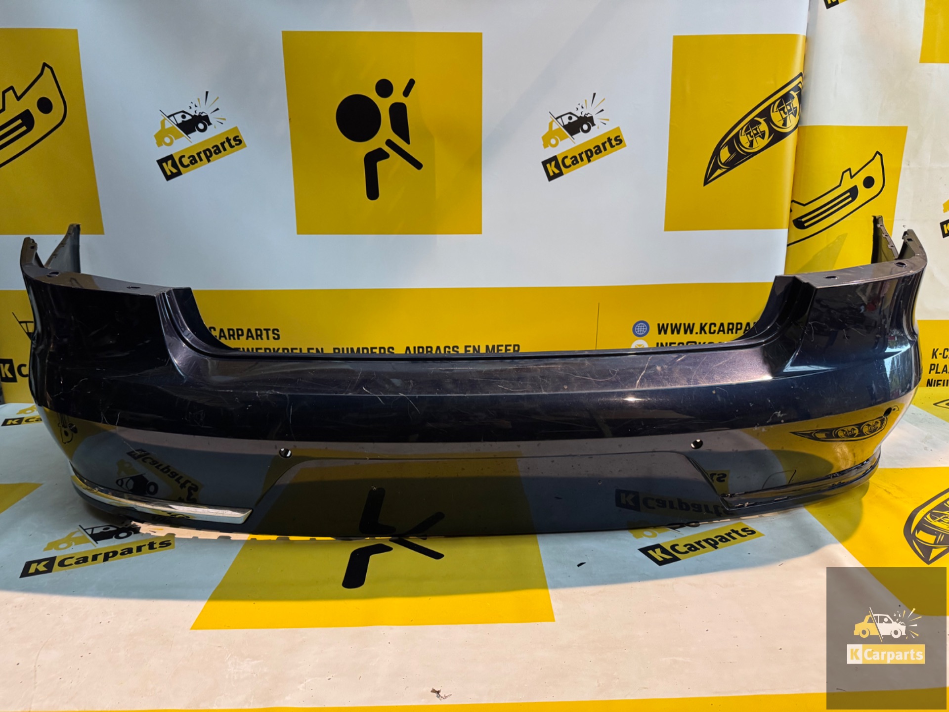 Volkswagen Passat B7 sedan rear bumper 3AE807417A