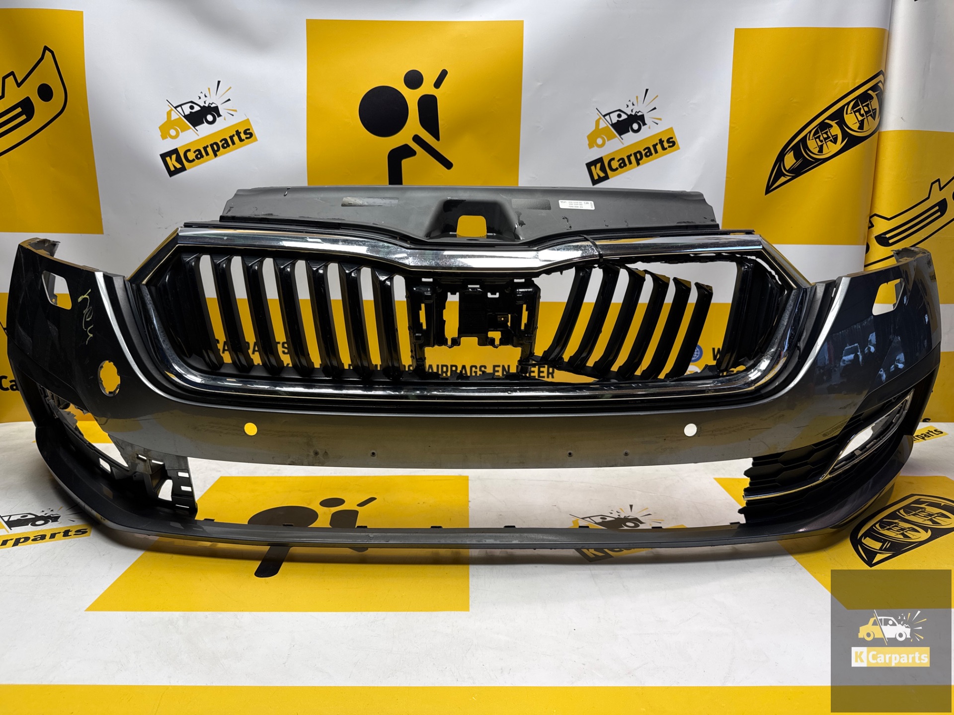 SKODA OCTAVIA 4 VOORBUMPER PDC KLS 5E3807221 BUMPER