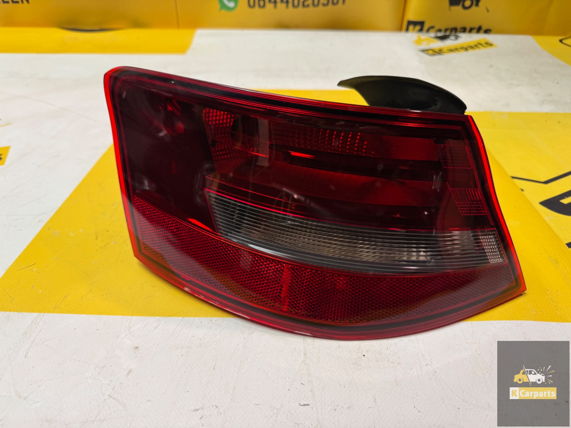 Achterlicht Links buiten Audi A3 8v3945095 origineel