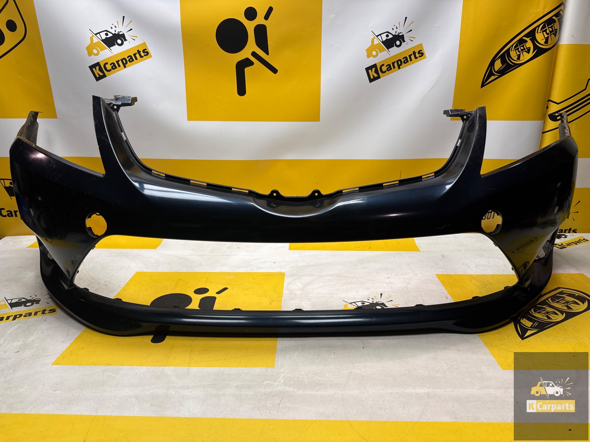 toyota avensis 52119-05210750 Front bumper Original