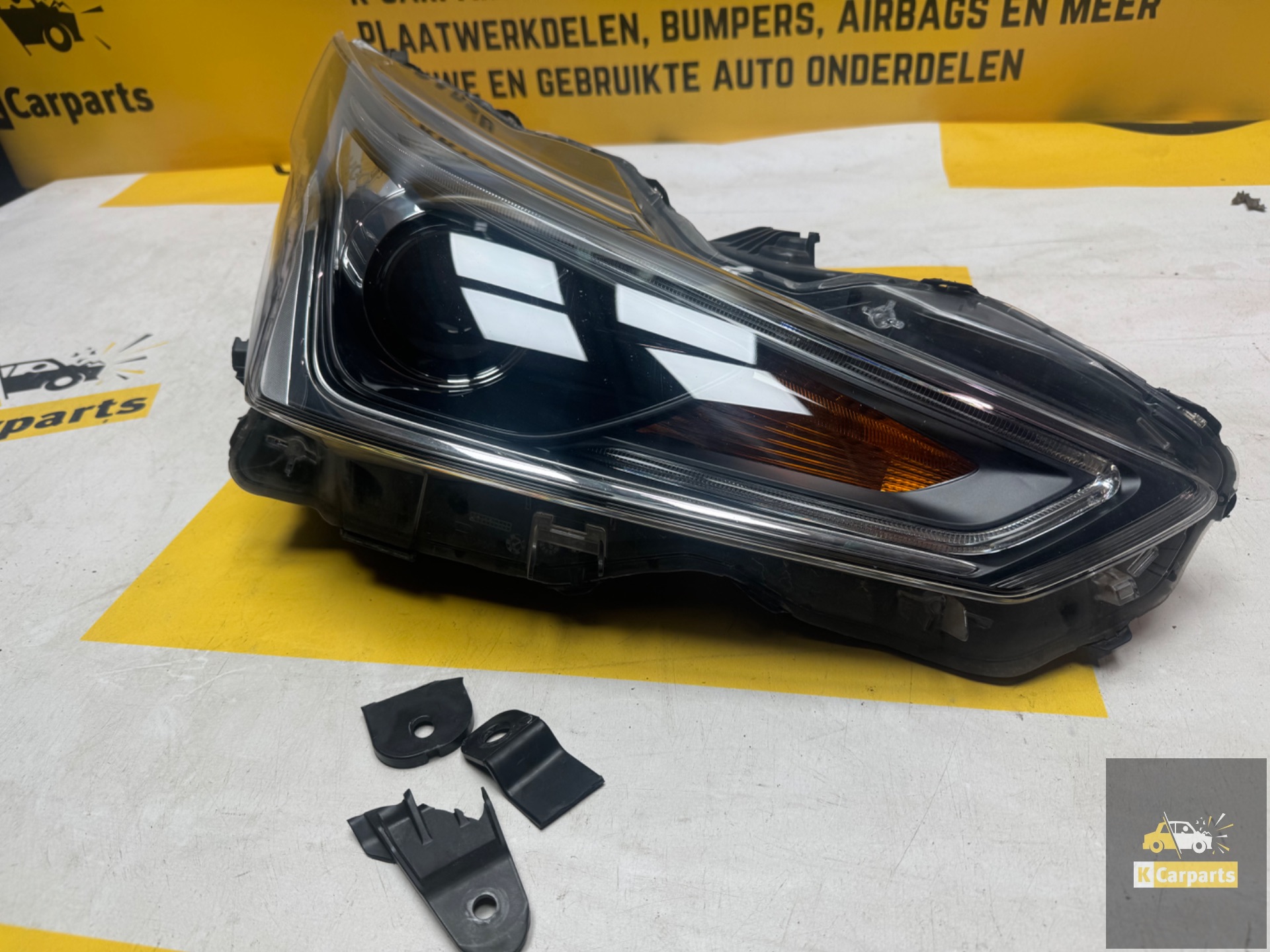 Phare droit Toyota Aygo Facelift 17-2023 original