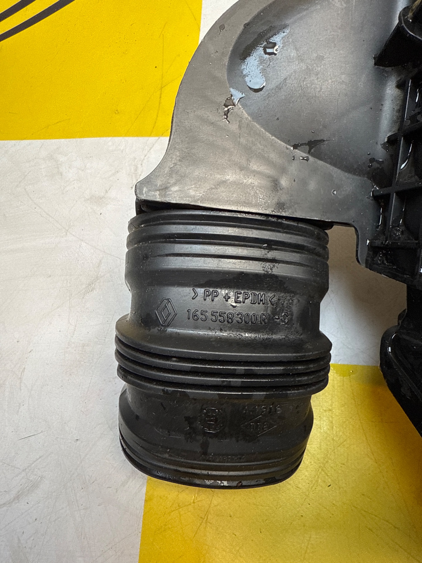 RENAULT MEGANE Luchtfilterbak 165558300R
