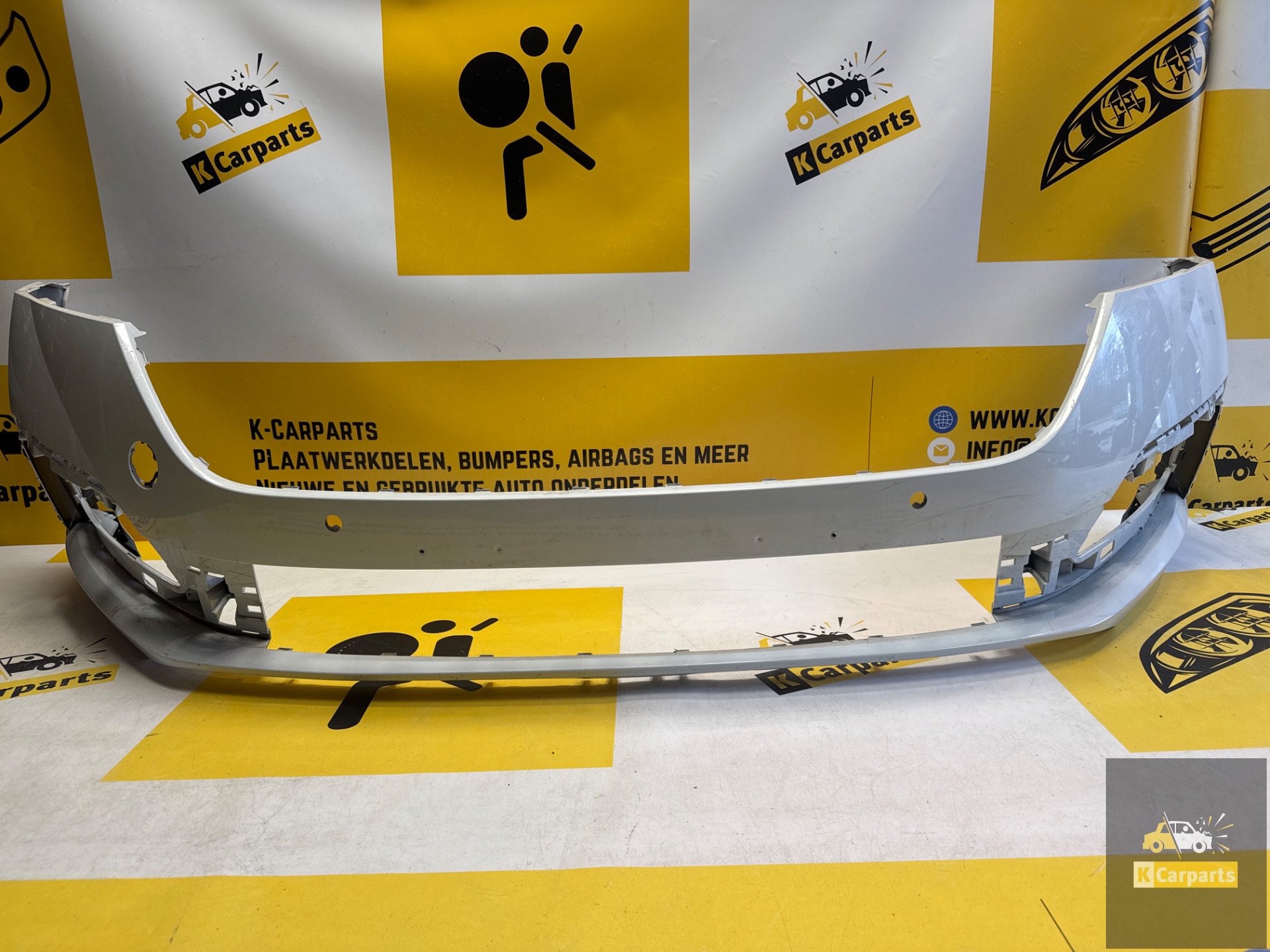 SKODA OCTAVIA 4 FRONT BUMPER PDC KLS 5E3807221 BUMPER