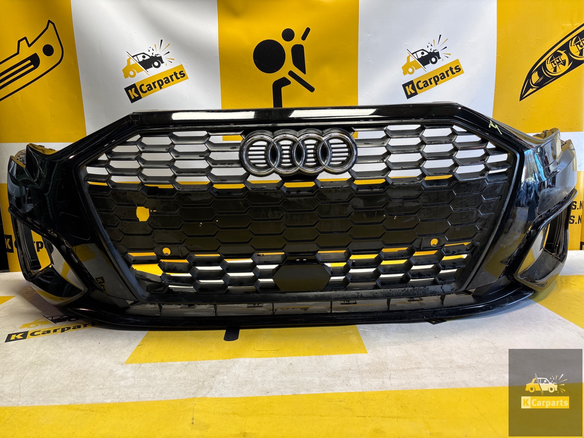Audi A3 8Y Voorbumper Origineel KlS 6XPDC 8Y0807437 bumper