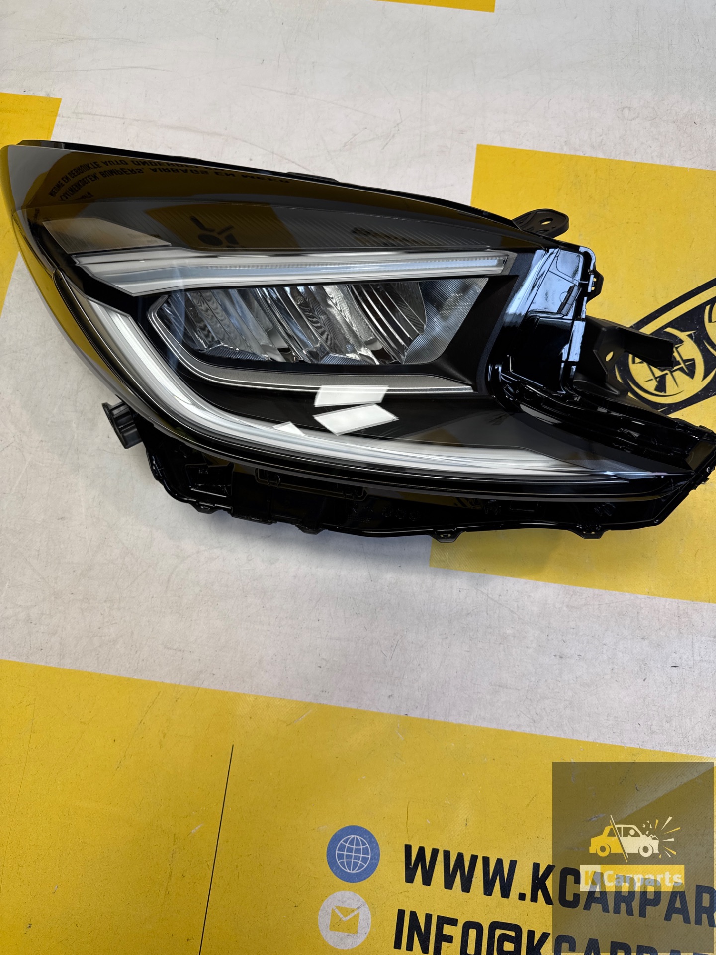 Toyota Aygo X rechter Scheinwerfer Original neu! 0H-33 29318