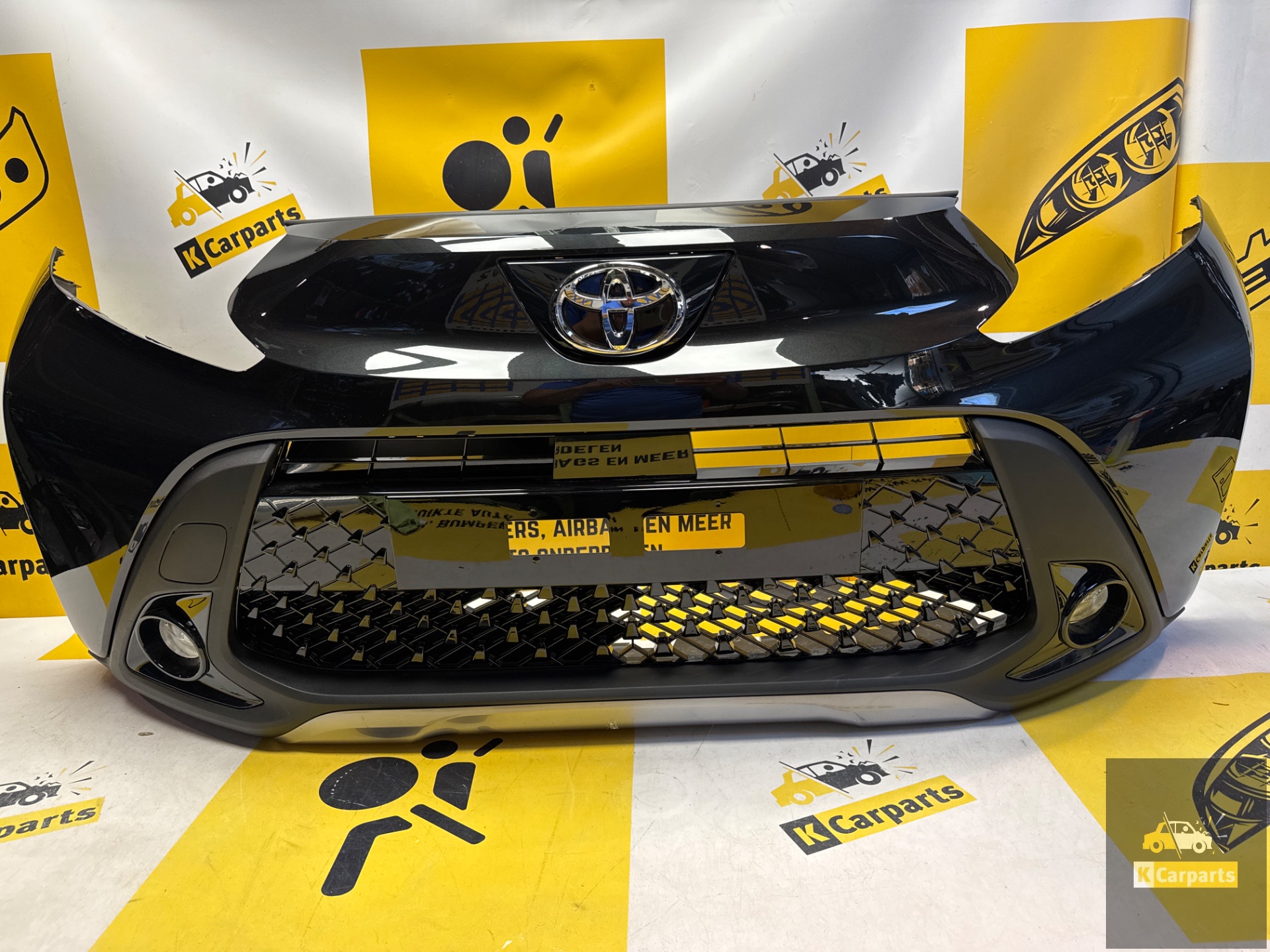Toyota Aygo X Voorbumper origineel Compleet 52119-OH190