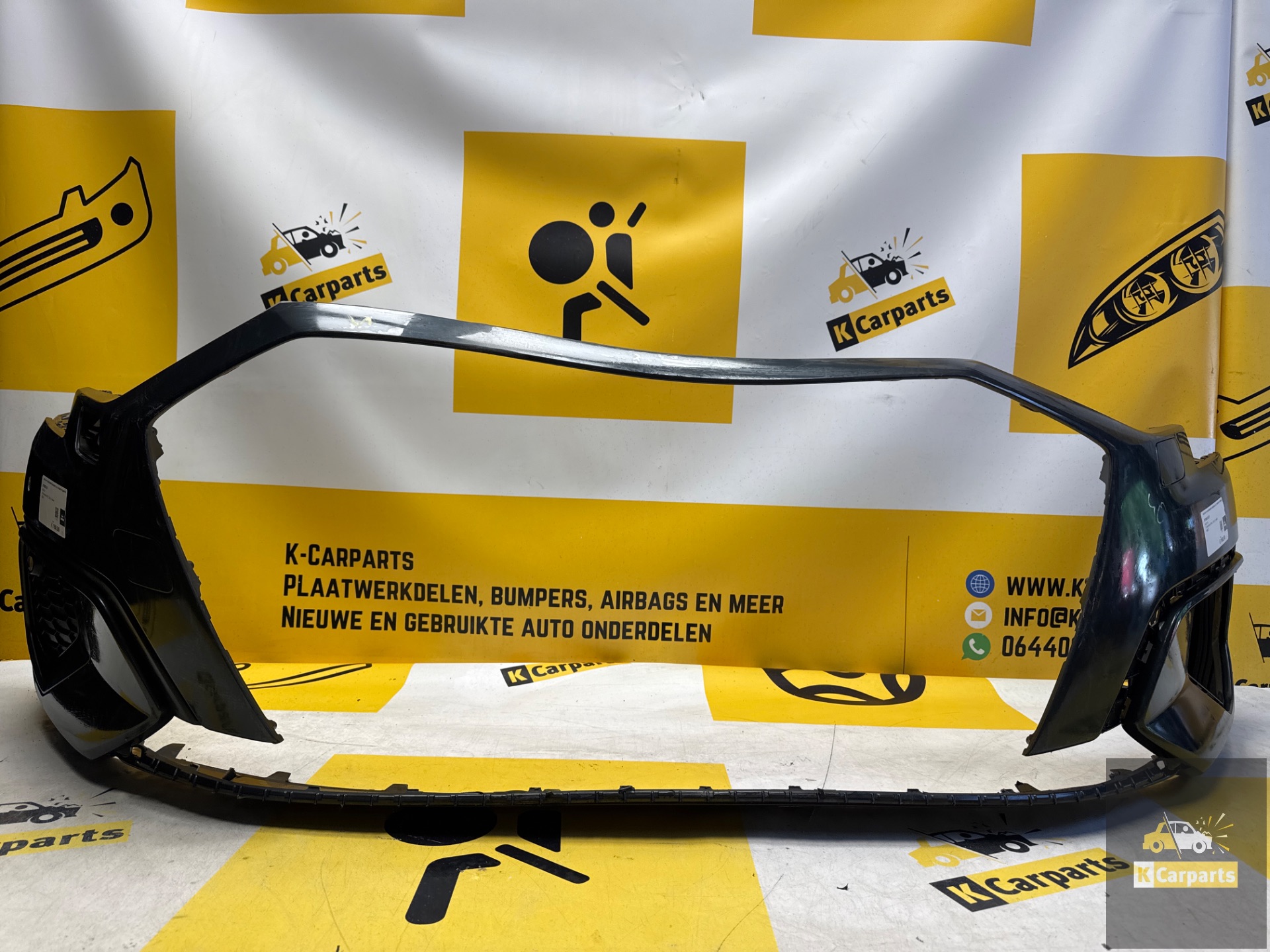 Audi A3 8Y Voorbumper Origineel KlS  8Y0807437 bumper