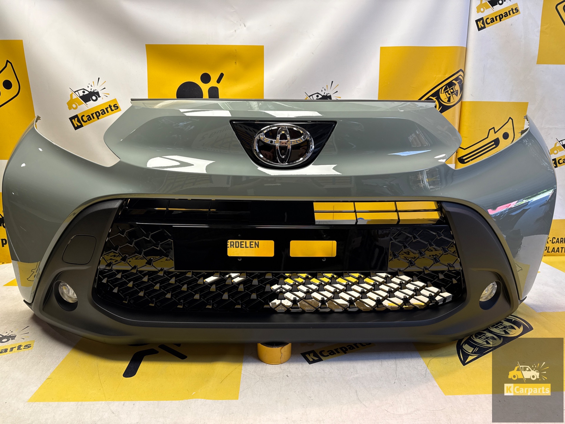 Toyota Aygo X Front bumper originalComplete52119-OH19new