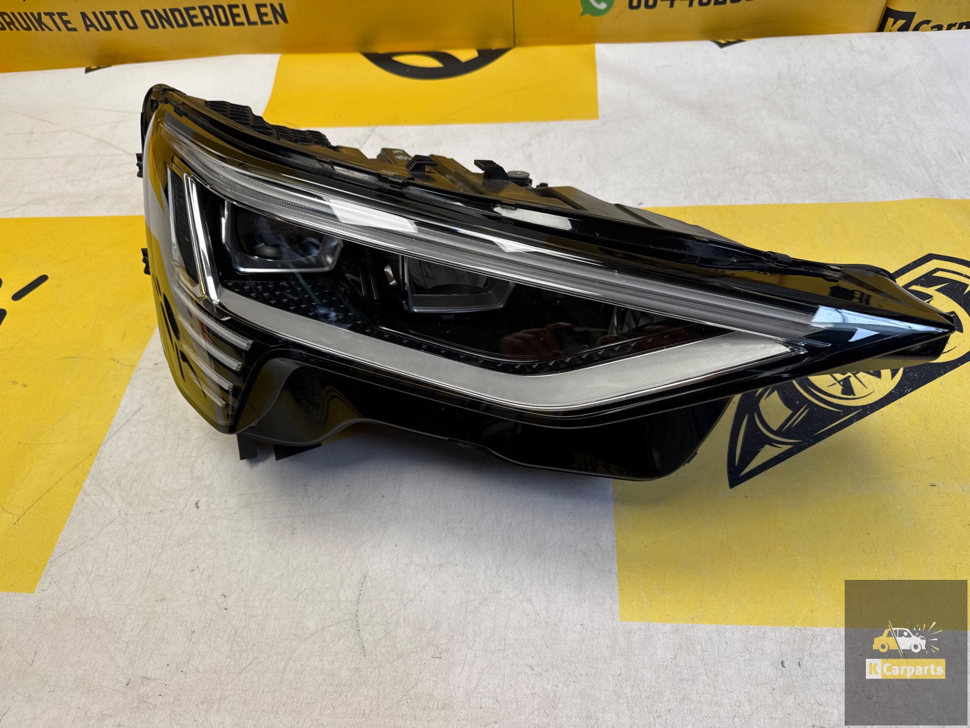 Audi e-tron etron Voll-LED Voll-LED Scheinwerfer rechts 4KE941040