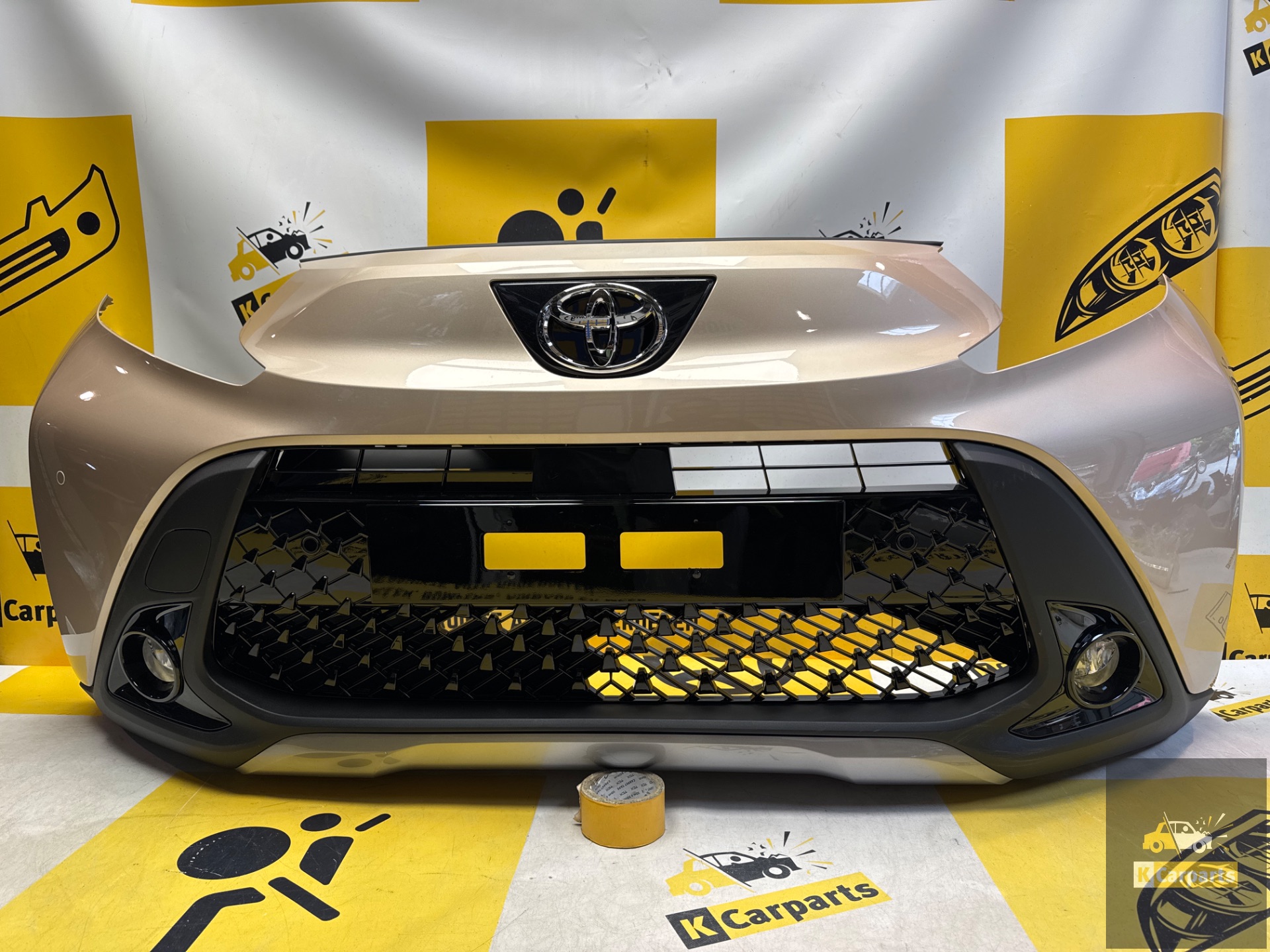 Toyota Aygo X Voorbumper origineel 52119-OH19 pdc compleet