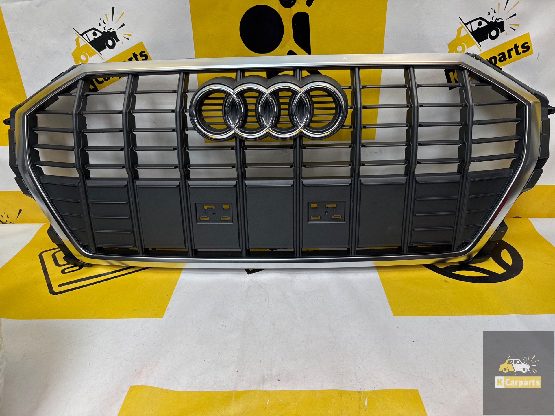 Grill Audi Q3 F3 83A S-line Origineel Grill  (83A853651)