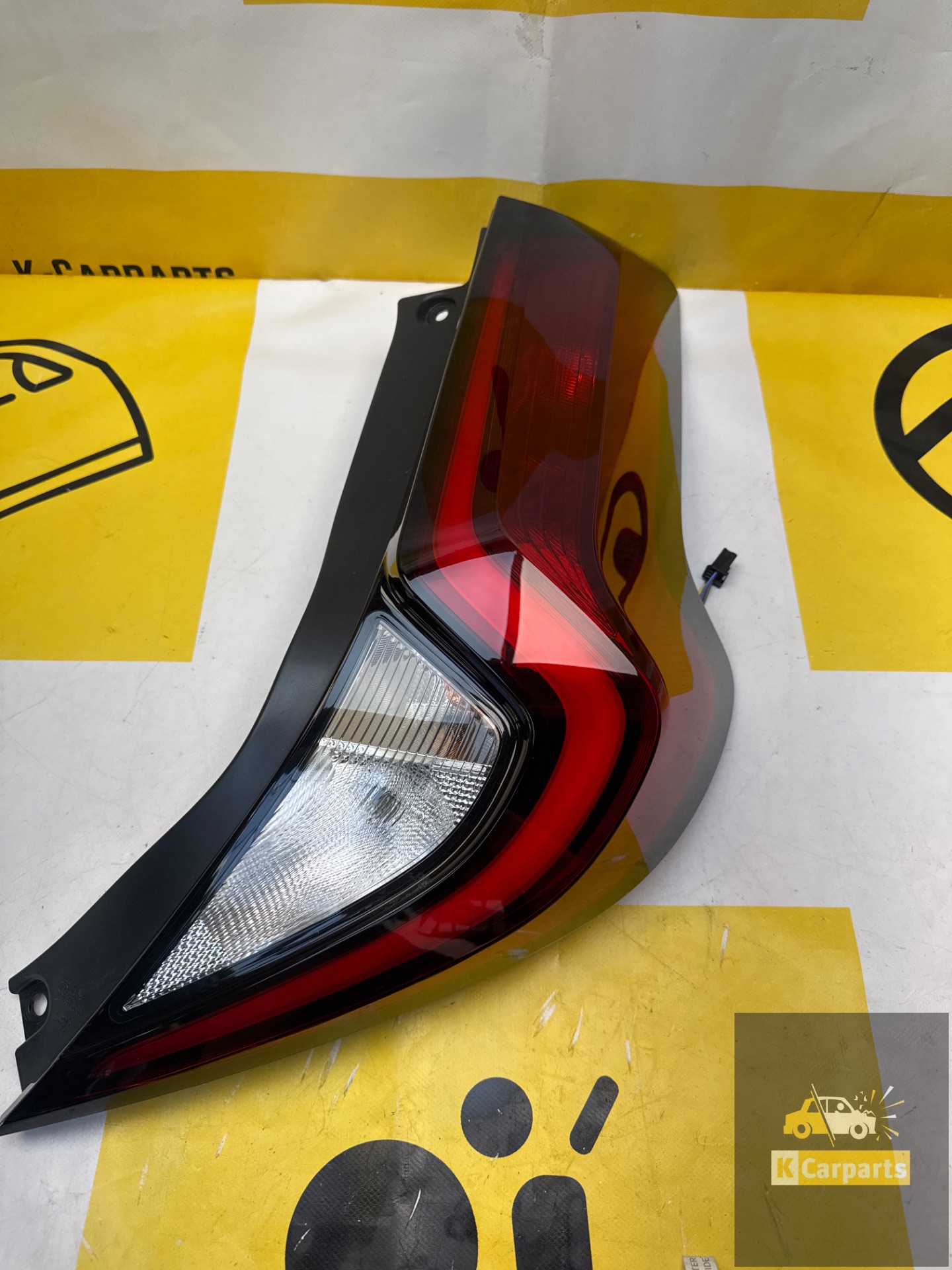 Feu arrière droit VVT-i 0000012928 d'origine pour Toyota Aygo X