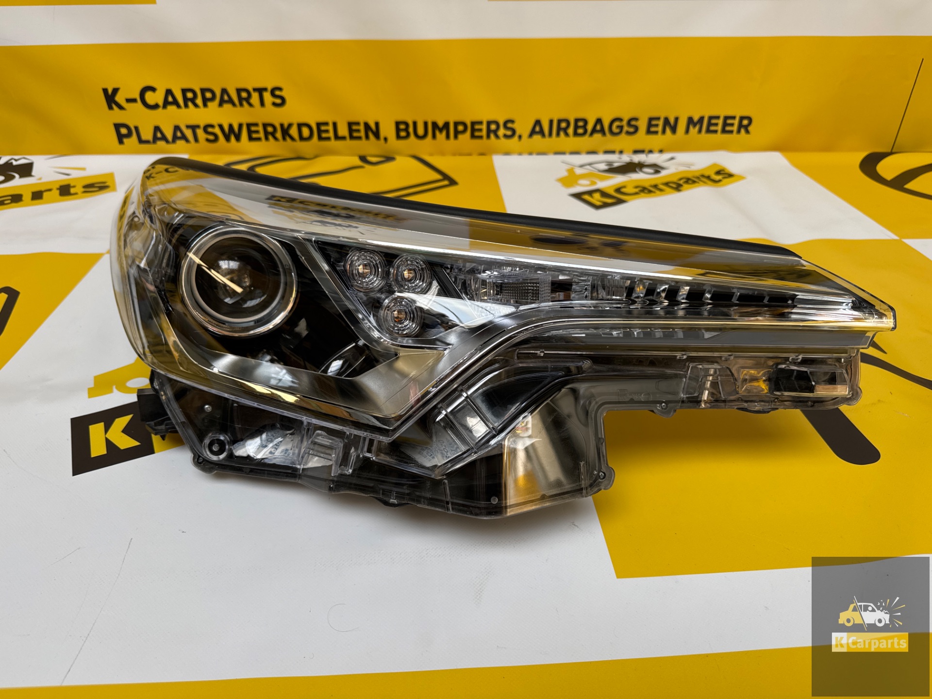 Phare droit Toyota C-HR (halogène HIR2) d'origine 81130F4031