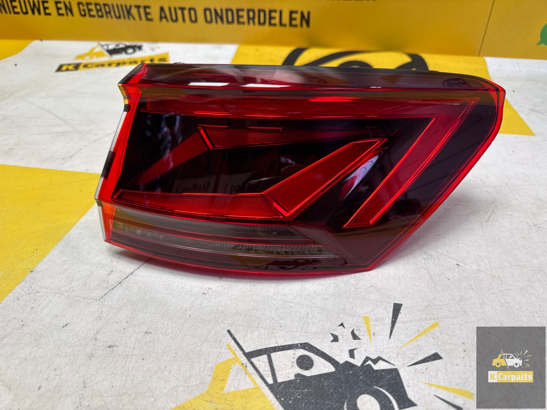 Volkswagen Touareg rear light right rear 760945208C