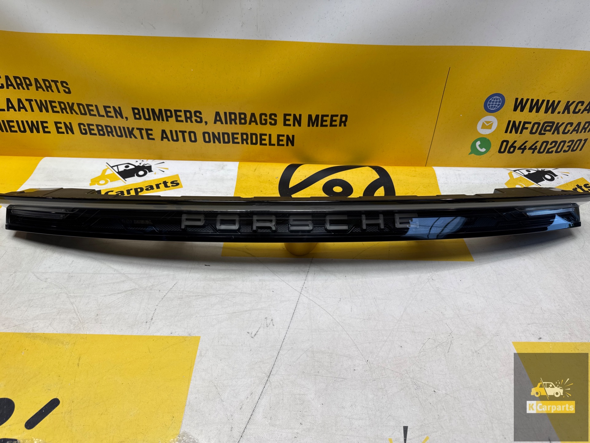 PORSCHE TAYCAN ACHTERLICHT 9J0945082 BLACK Achterlicht