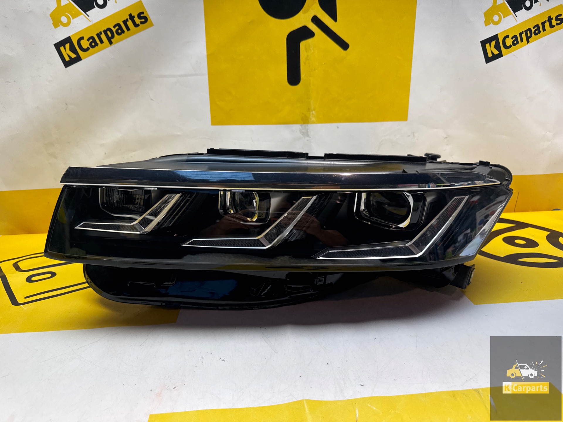 Volkswagen Touareg III Left Headlight 761941081B original