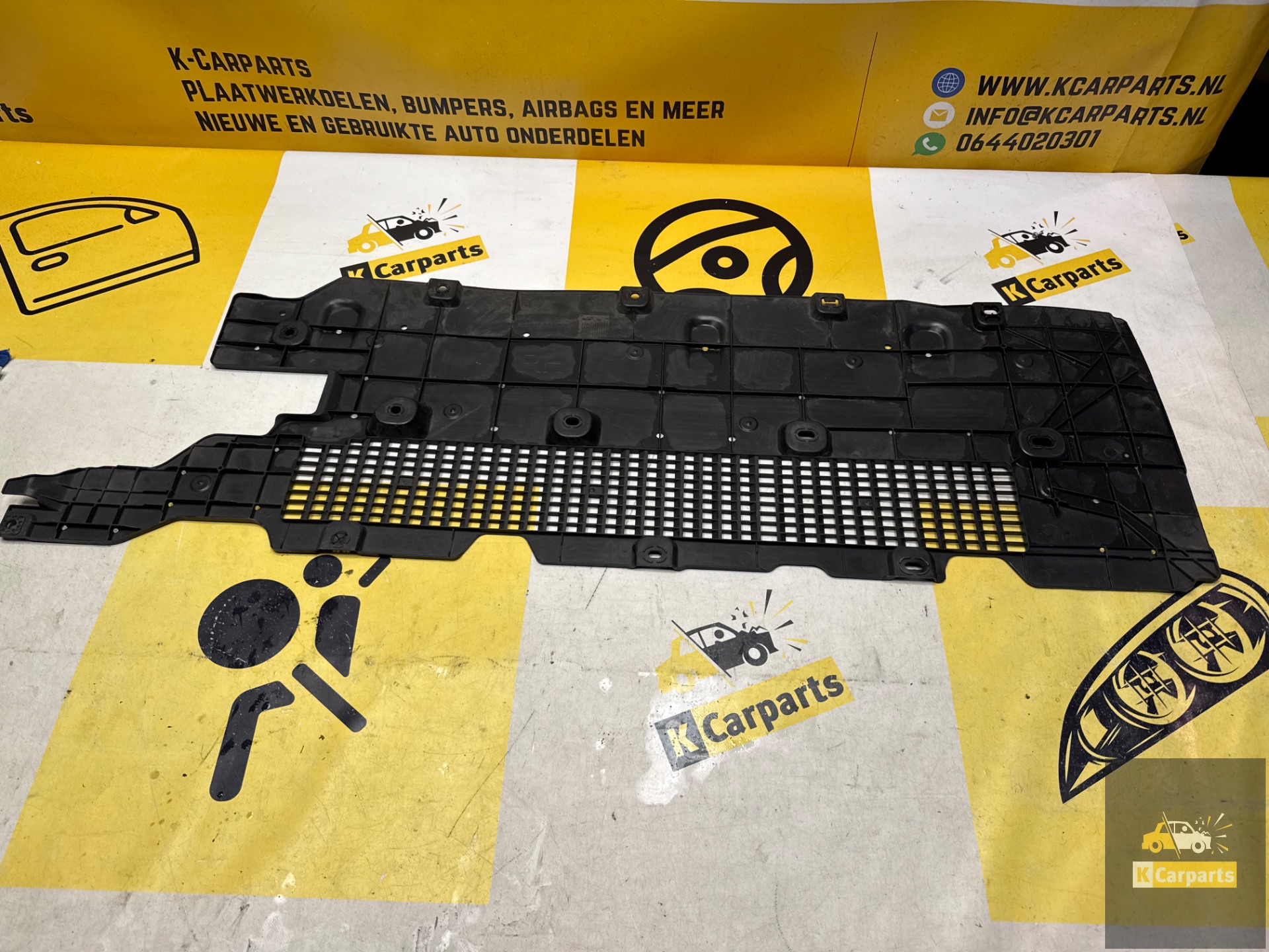Renault talisman Beschermplaat 748145127R