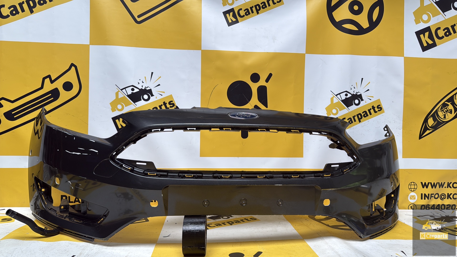 Voorbumper Ford Focus 3 MK3 FACELIFT 15-18 F1EB-17757-A pdc
