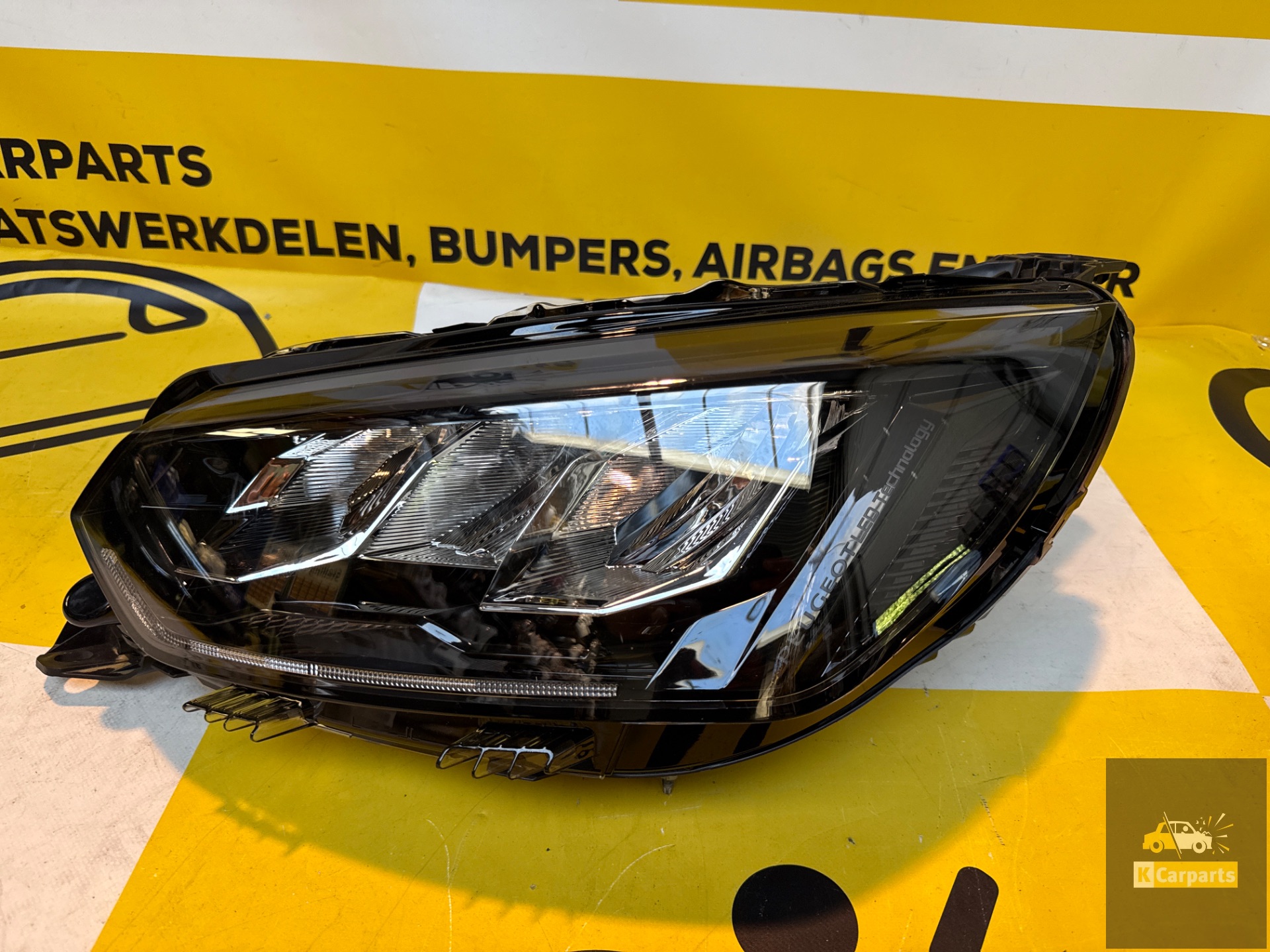 Koplamp Peugeot 208 full led 2019-2023 origineel links