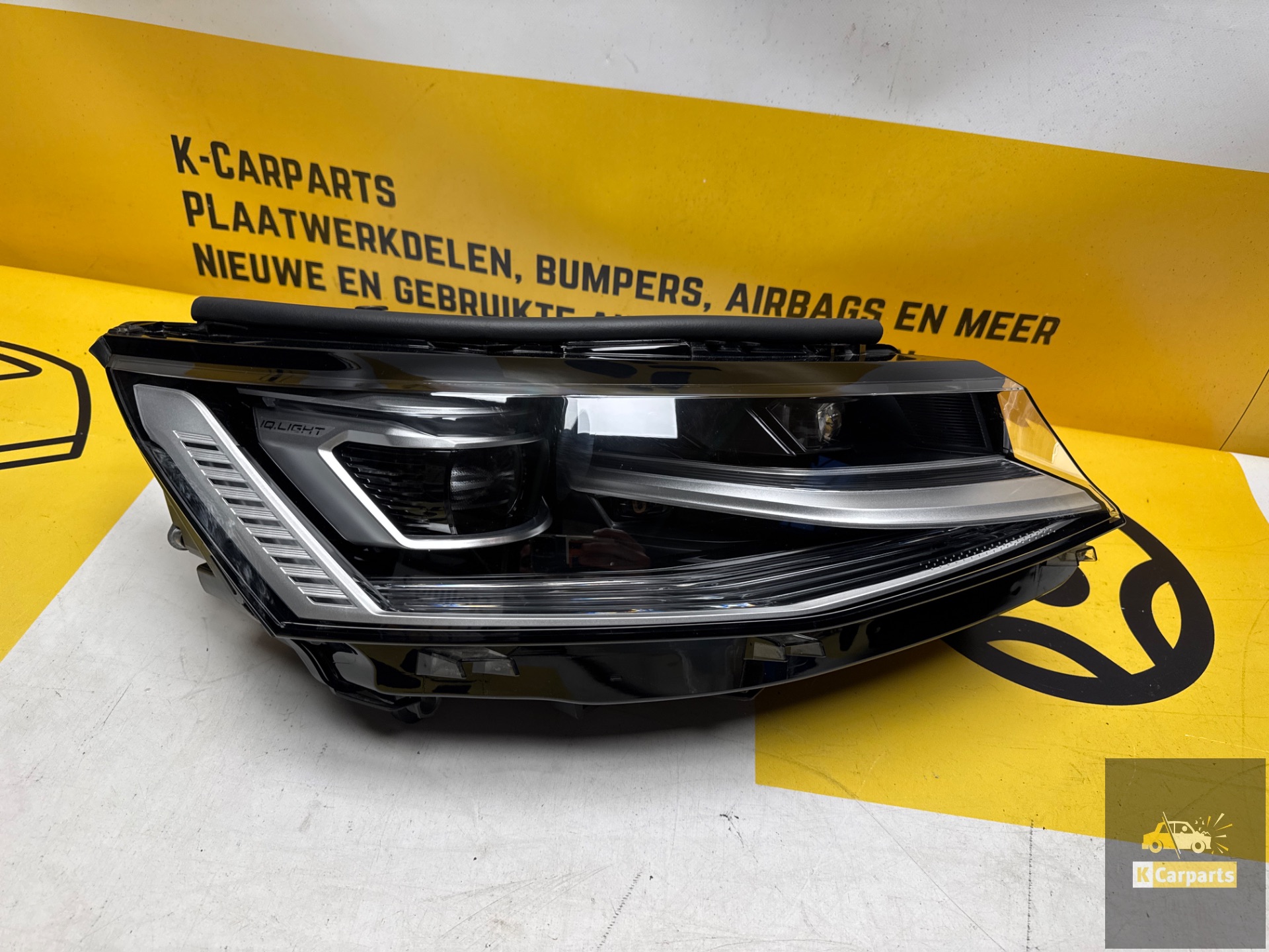 Volkswagen Multivan T7 7T1941082B Headlight right