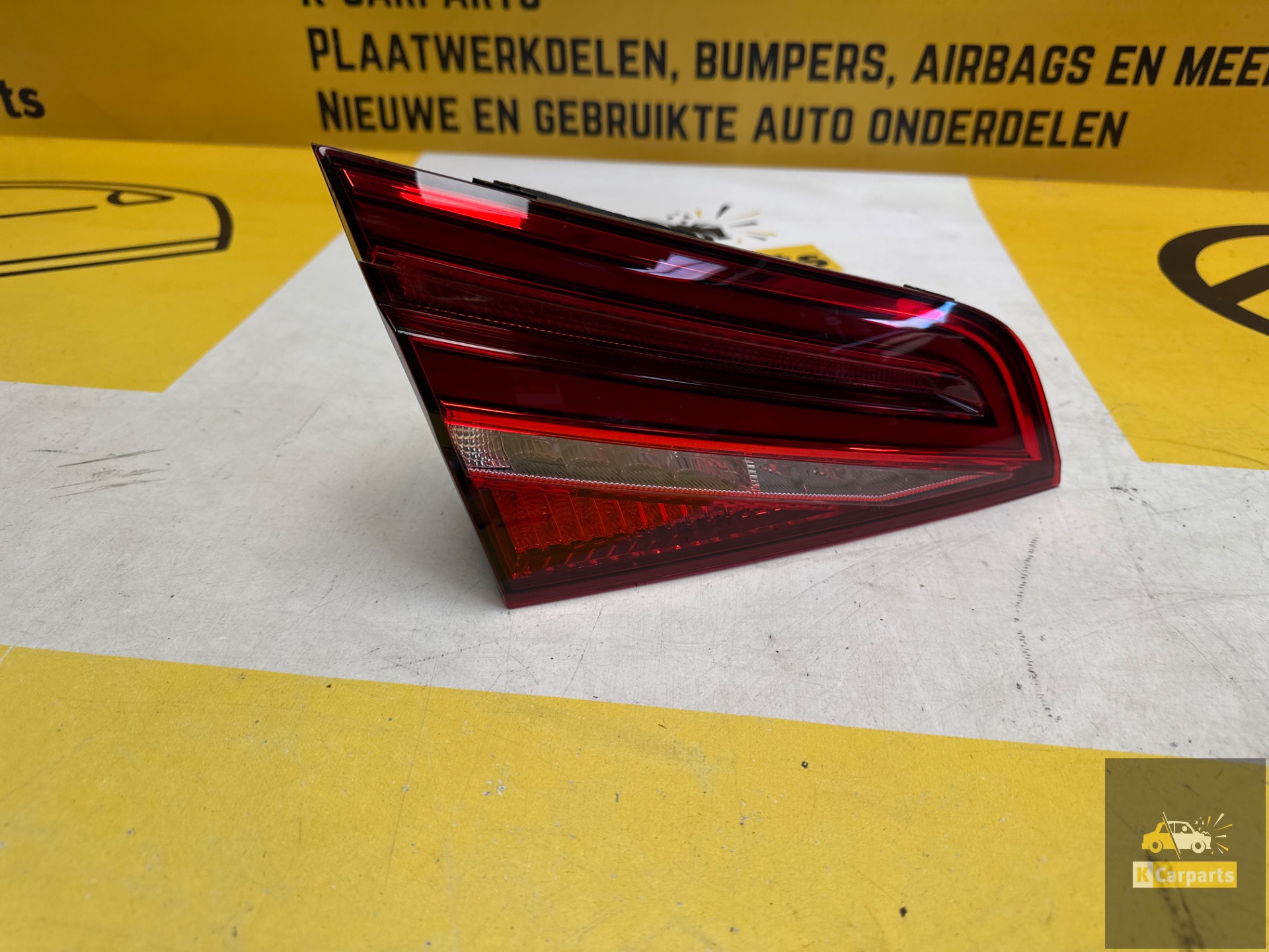 Feu arrière dynamique Audi A3 8V4945093C d'origine