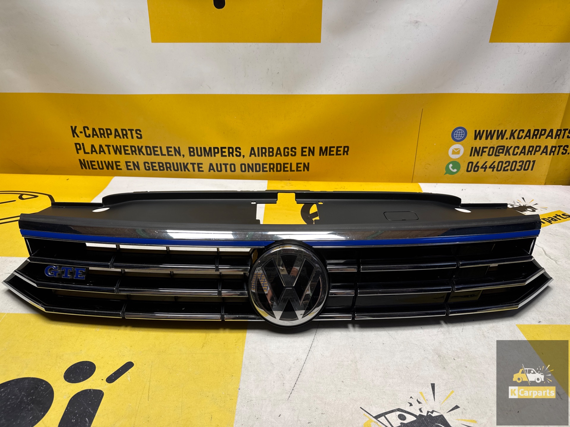 VW Passat 3G B8 Grill Chrome 3G0853651