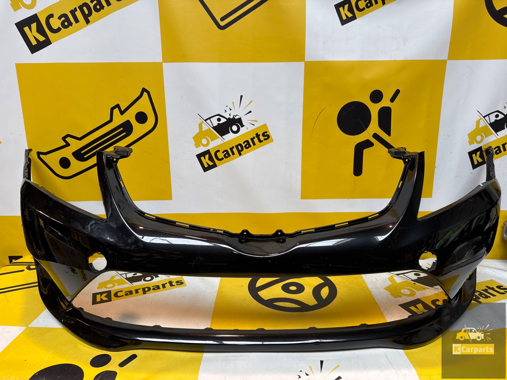 toyota avensis 52119-05210750 Front bumper Original