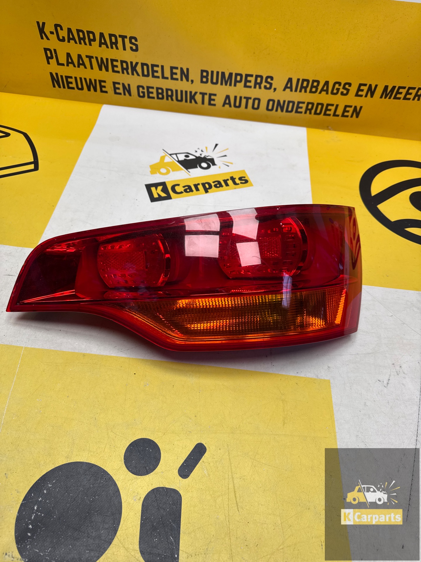 Feu arrière droit AUDI Q7 d'origine 4L0945094