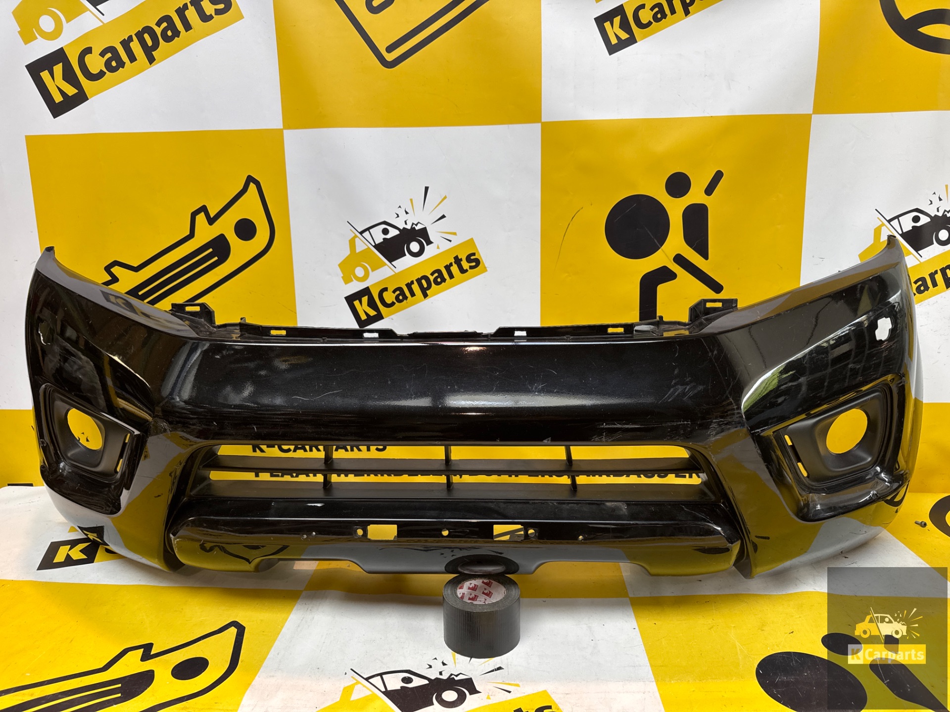 Voorbumper Nissan Navara NP300 D23 KLS 62022-4JU0H bumper ophangpunten zijn stuk
