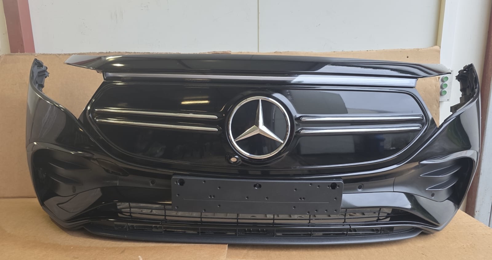 Voorbumper Mercedes EQA AMG H243 Origineel compleet A2438850002