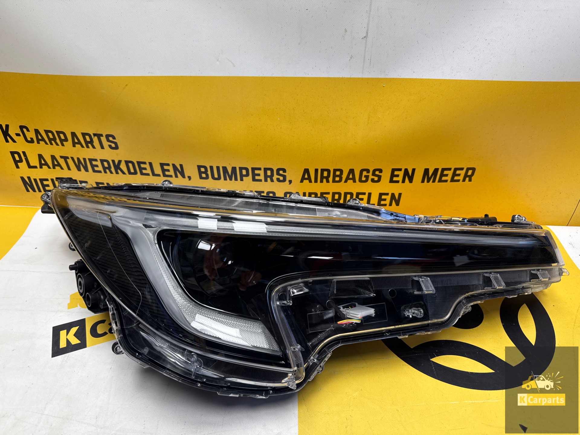 TOYOTA COROLLA E21 Facelift Headlight Right 22- 81150-02X10