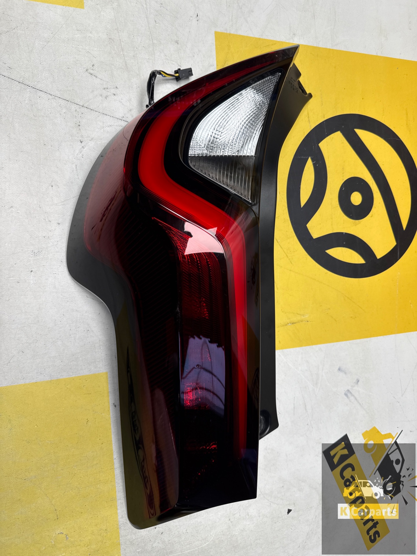 Feu arrière droit VVT-i 0000012928 d'origine pour Toyota Aygo X