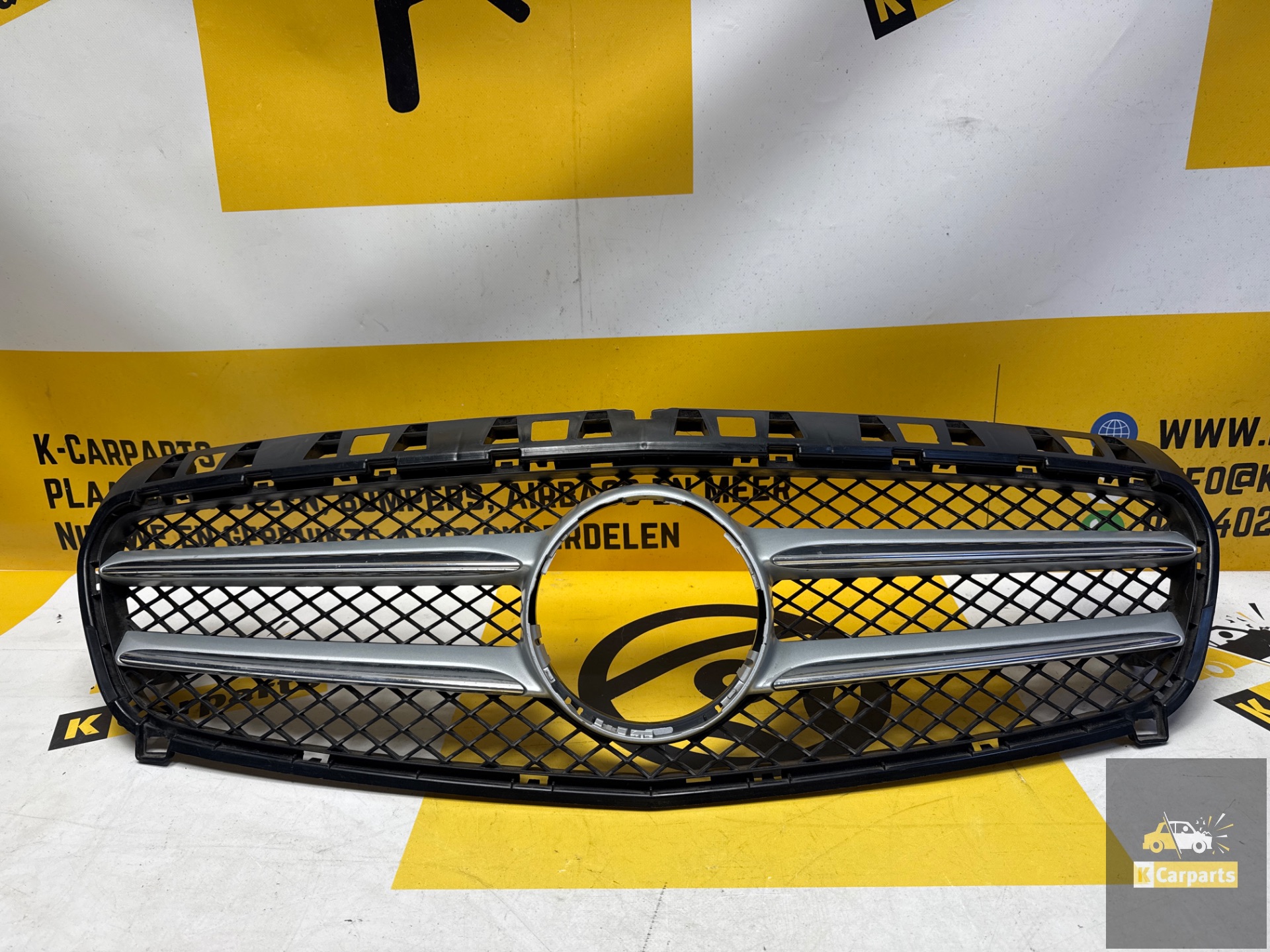 Mercedes A-klasse  W176 Grill A1768880260