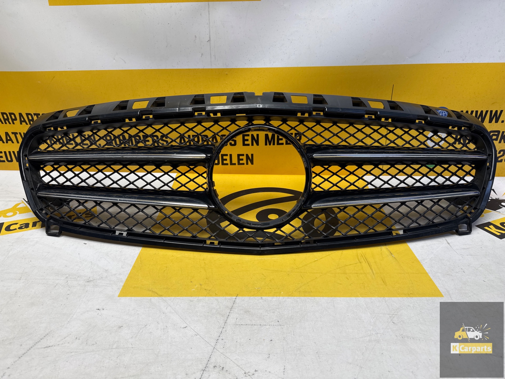 Mercedes A-klasse  W176 Grill A1768880260