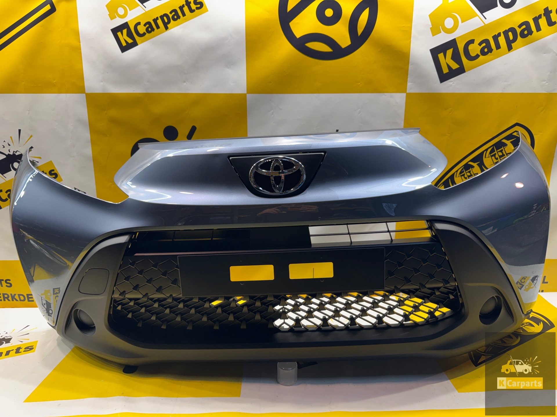 Toyota Aygo X Frontstoßstange, original, komplett, 52119-OH19, neu
