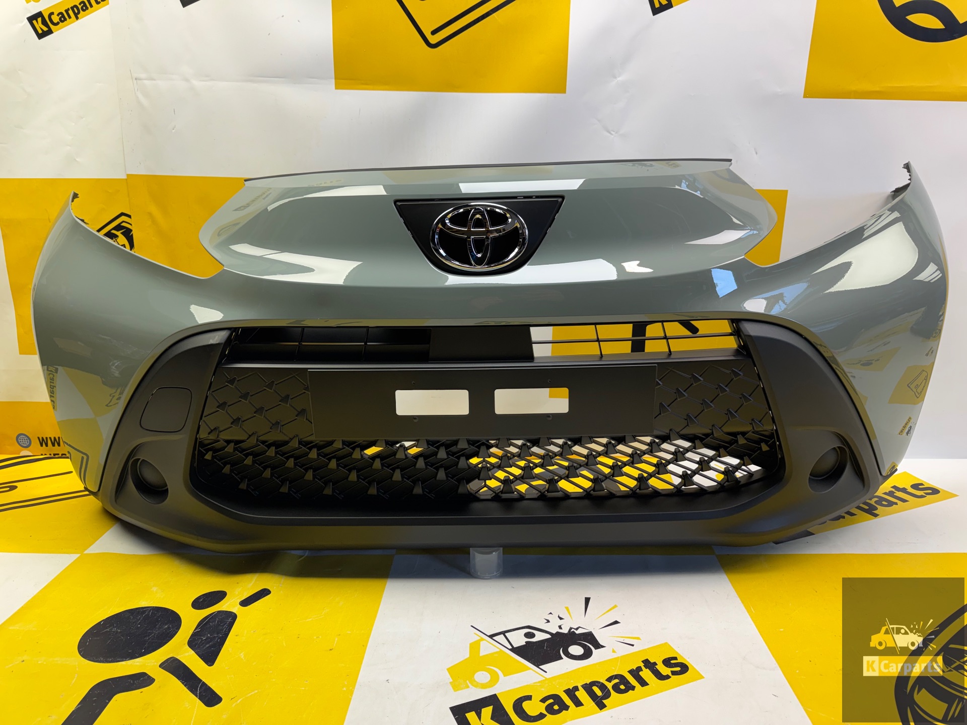 Toyota Aygo X Frontstoßstange, original, komplett, 52119-OH19, neu
