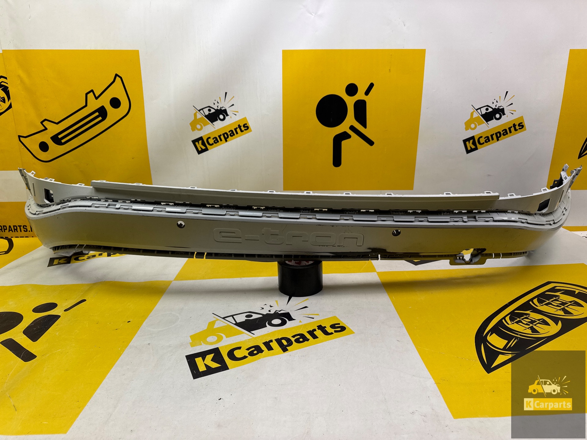 Bumperlijst achterbumper Audi E Tron 4KE PDC 4KE807833