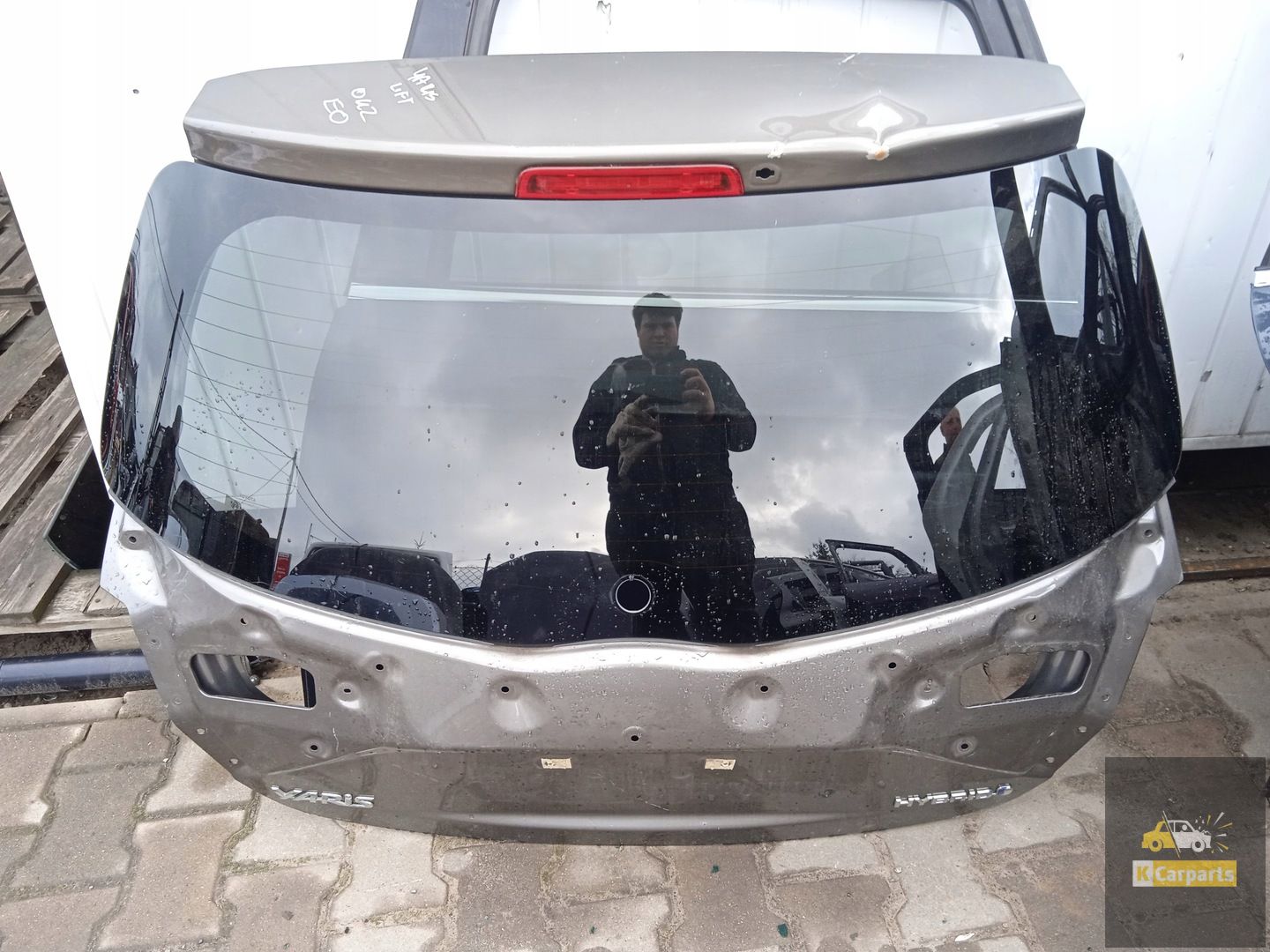 Hayon de la Toyota Yaris III relevé