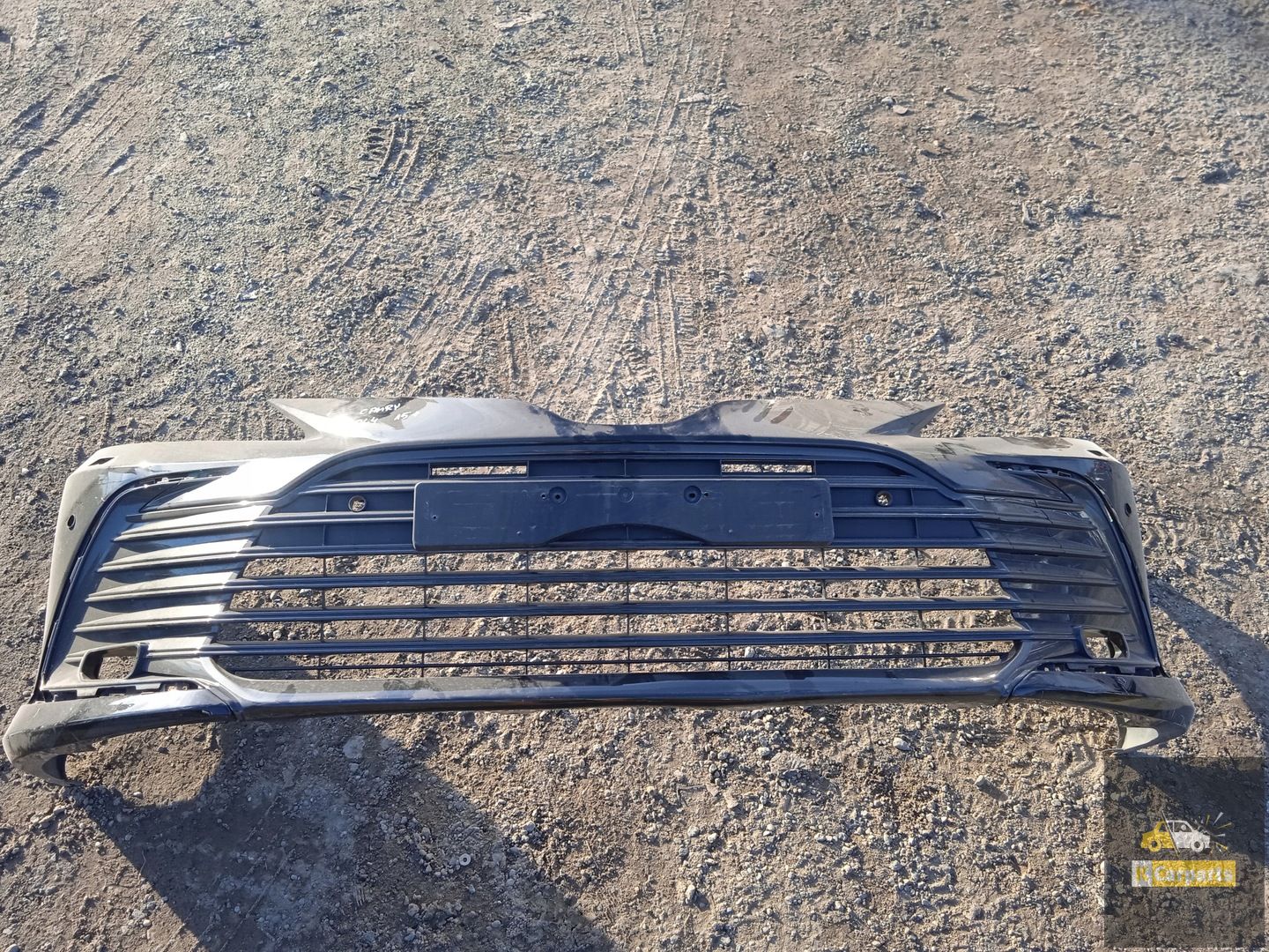 Toyota Camry IX front bumper
