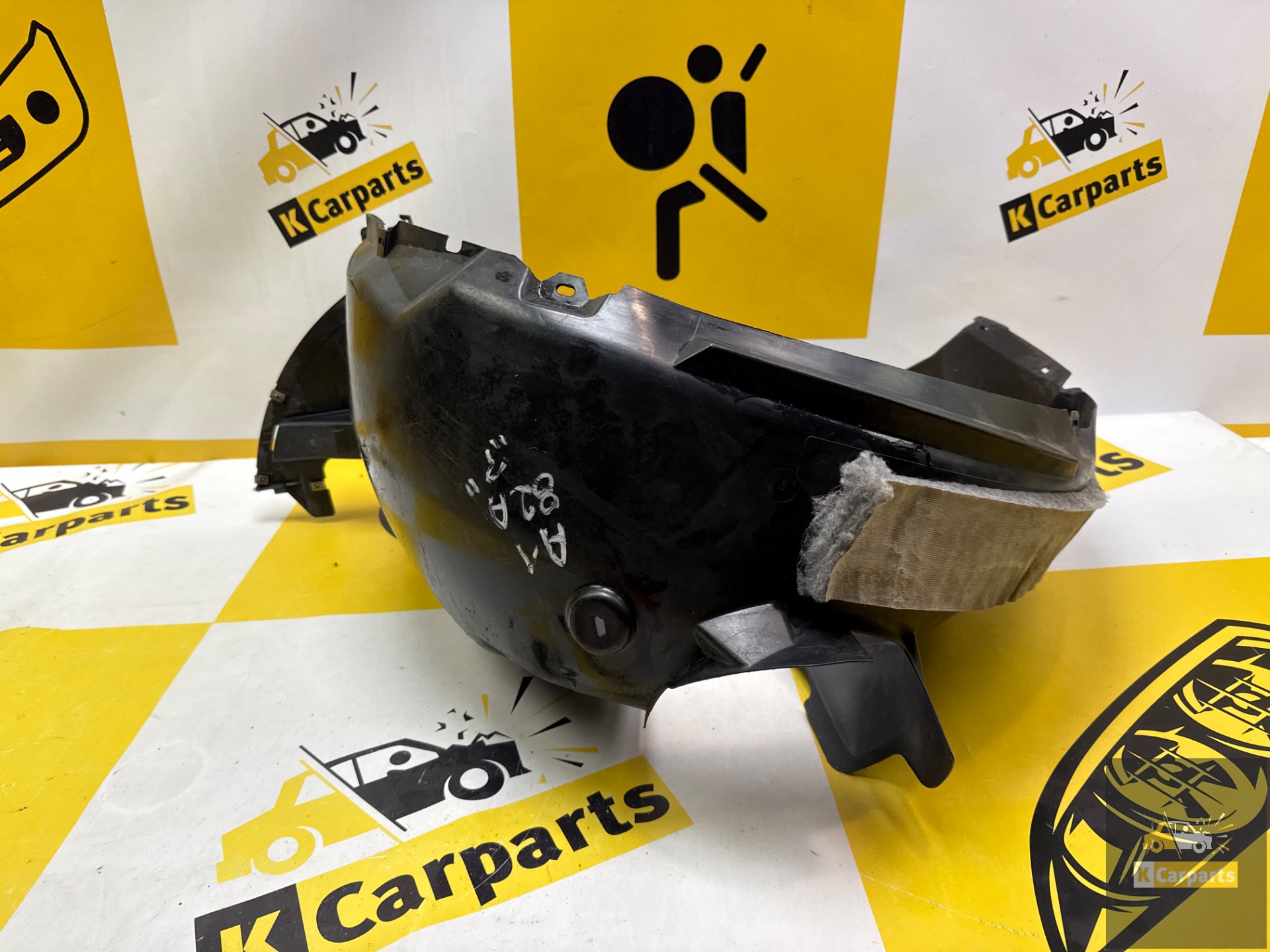 Woelmuis Audi a1 82A 82a809958 moderkuip Links wielkuip