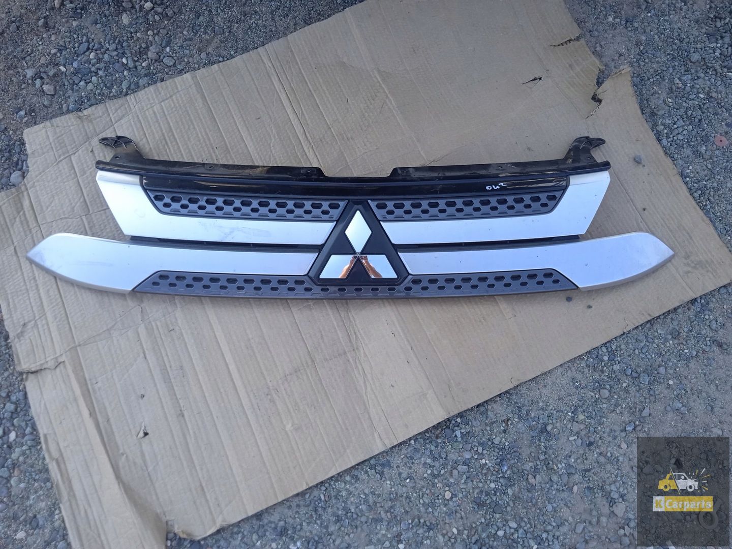 Mitsubishi Outlander III 18- dummy grill