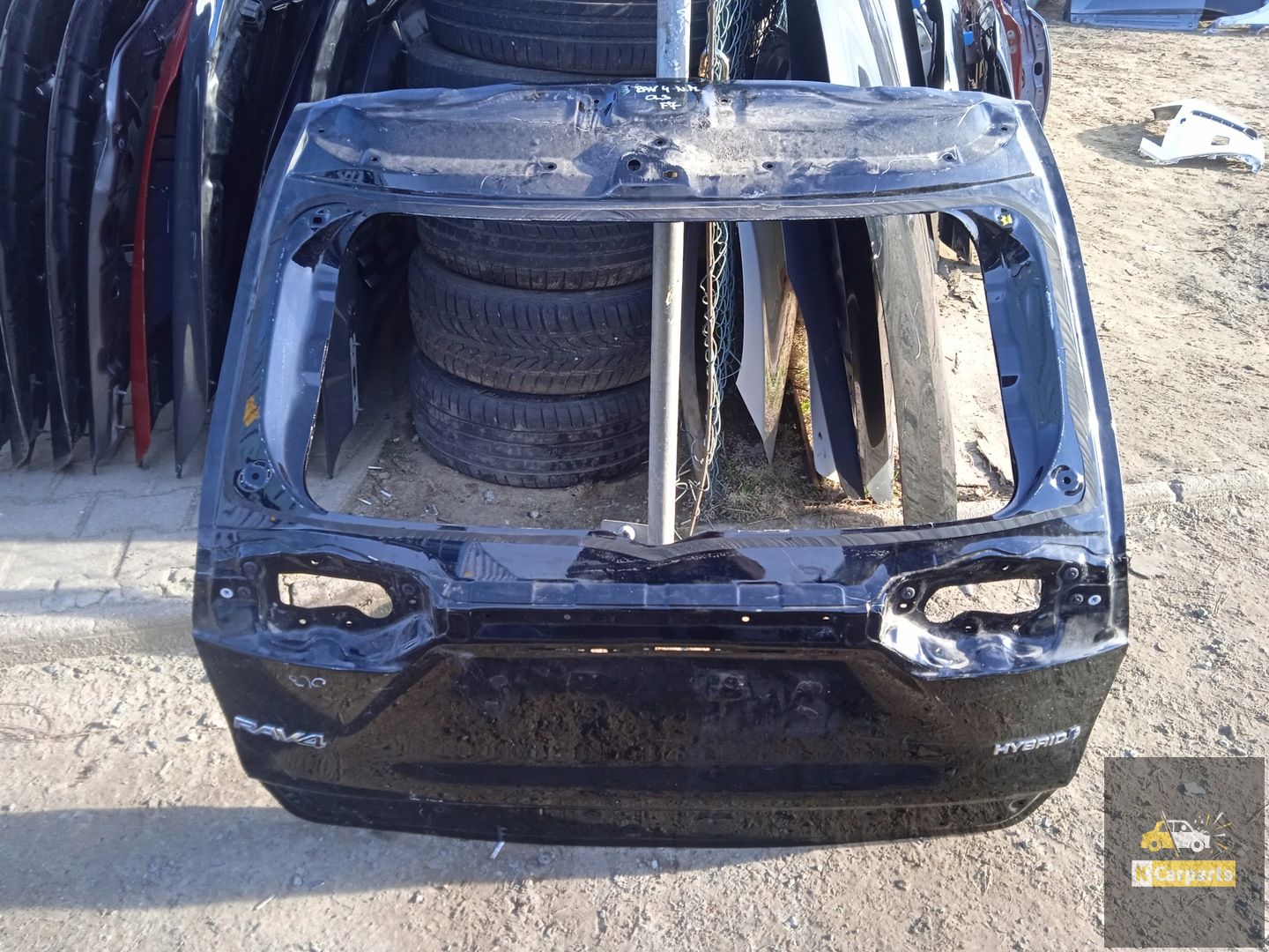 Toyota Rav4 V rear hatch