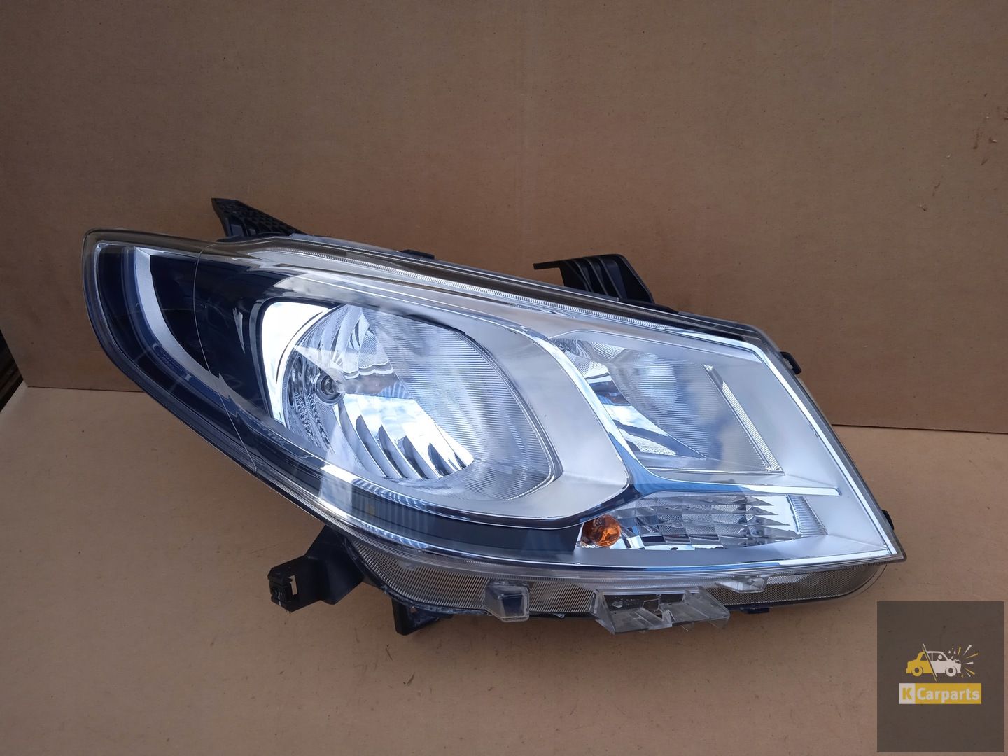 Maxus G10 rechterlamp Ideaal